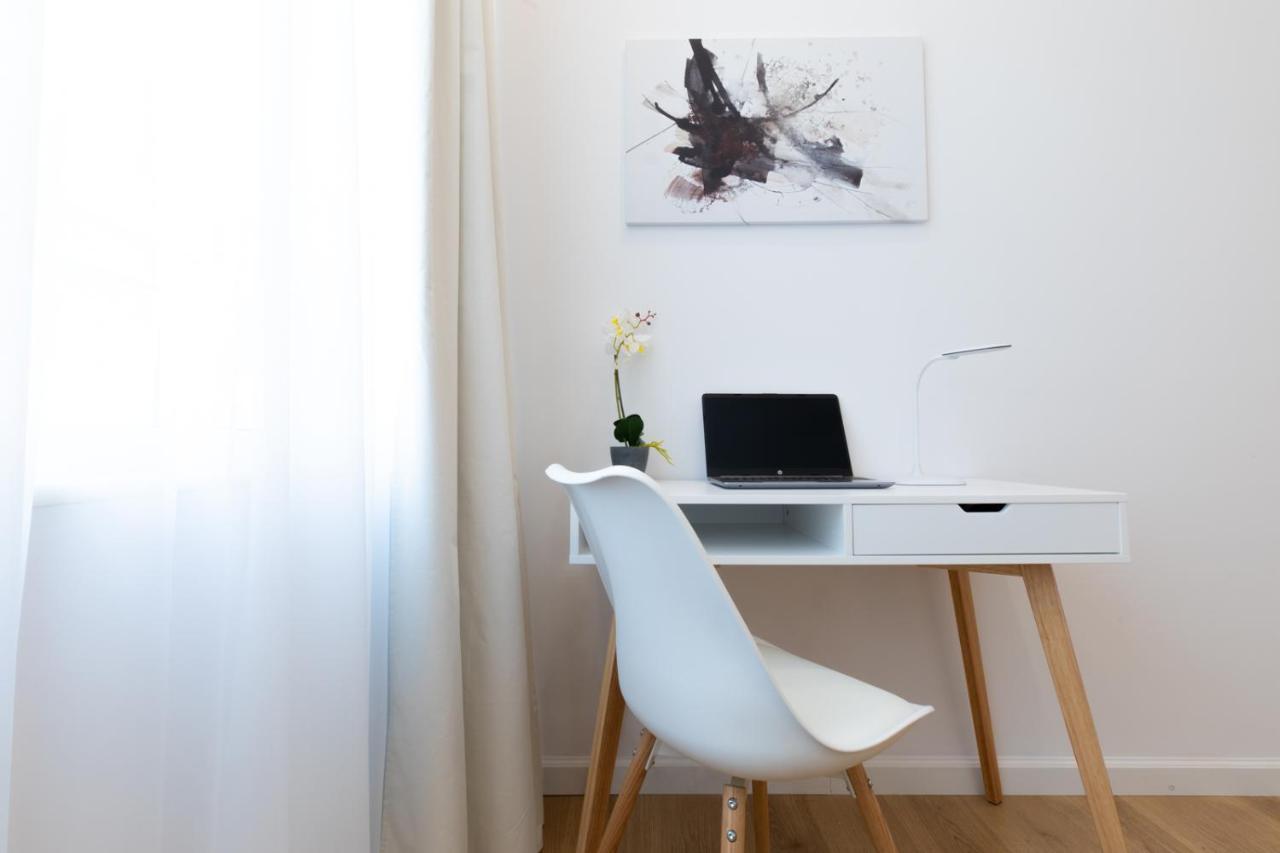 Minimal Apartment In Plaka Athens Ngoại thất bức ảnh