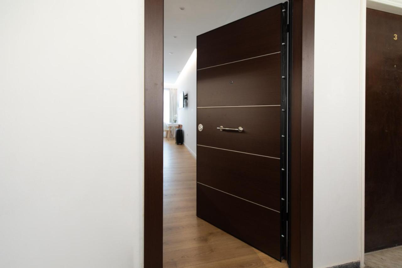 Minimal Apartment In Plaka Athens Ngoại thất bức ảnh